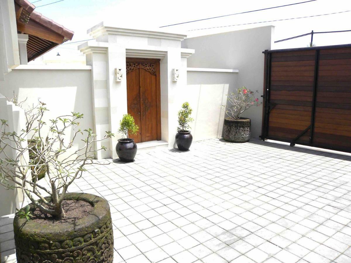 Villa Jaal Kuta  Exterior photo